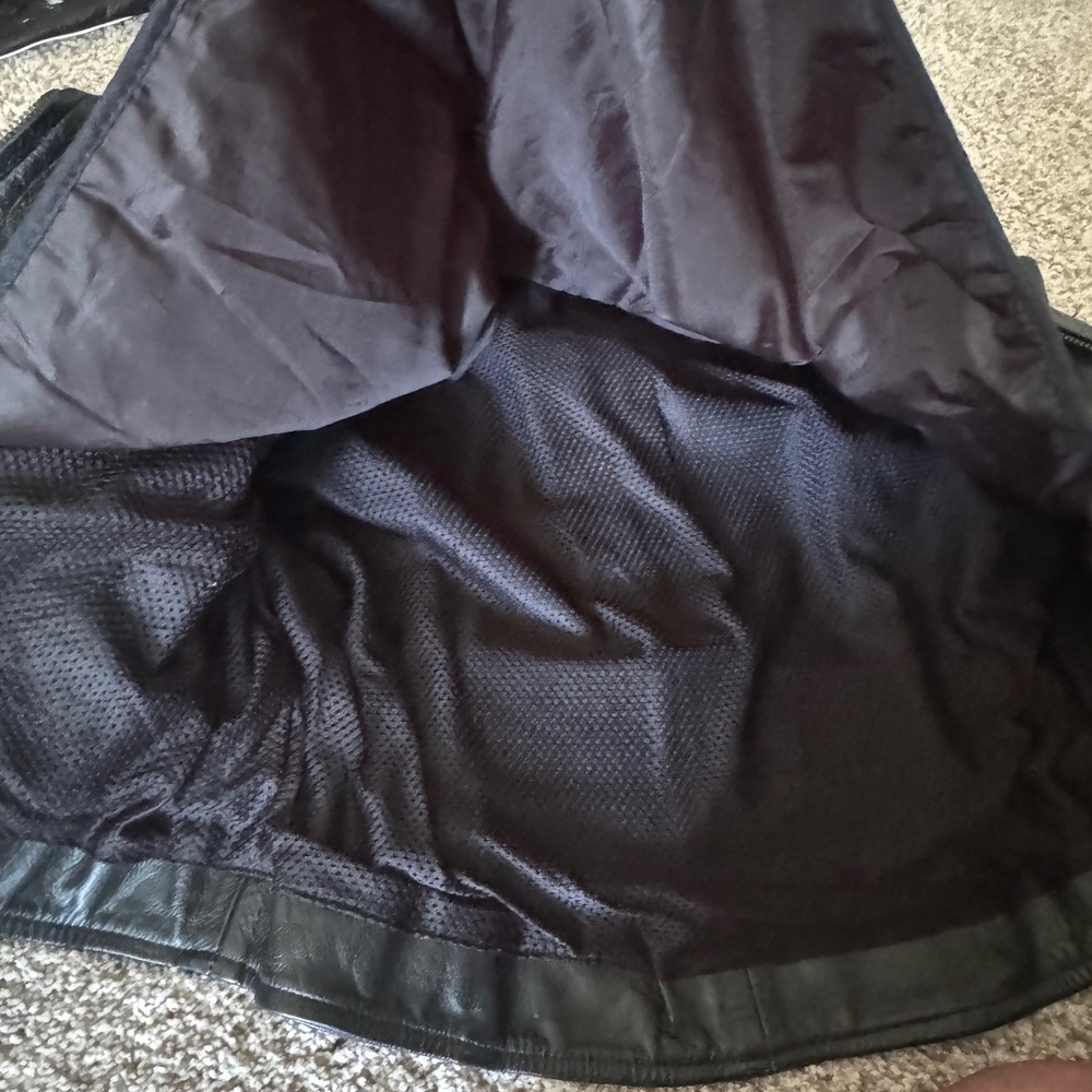 LeatherKing Women's Large Black Full Zip Leather Jacket Motorcycle Thinsulate 3M - Picture 6 of 9
